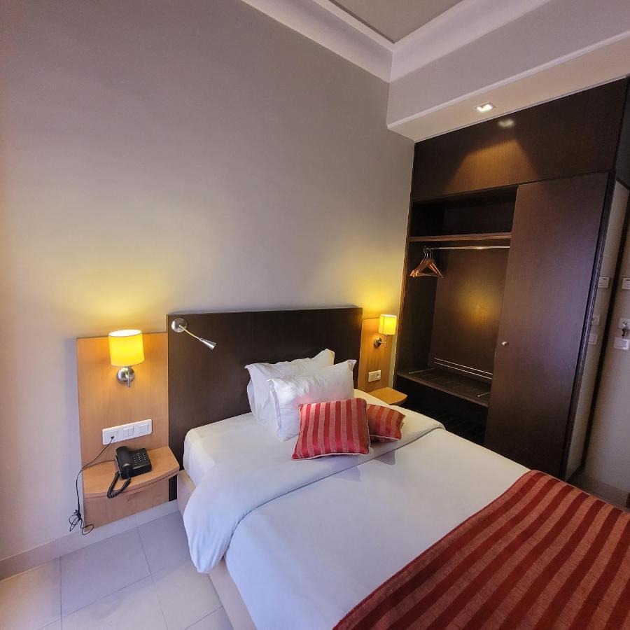 Hotel Tiba Tunis Exterior photo
